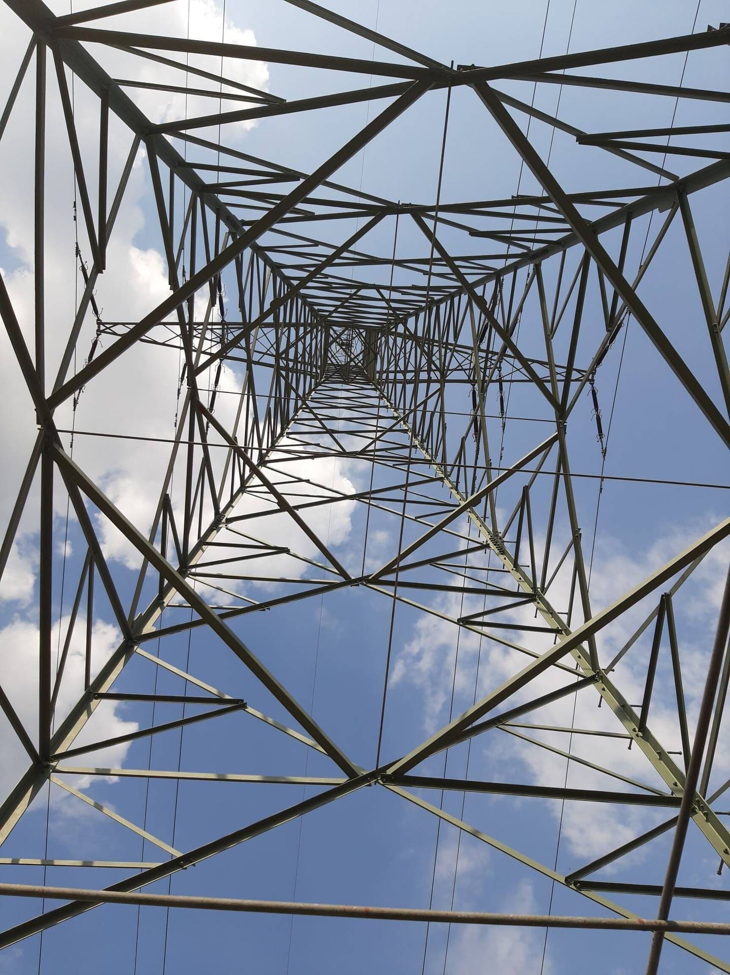Live works – painting the 220 kV Polkowice – Leszno – Plewiska power line